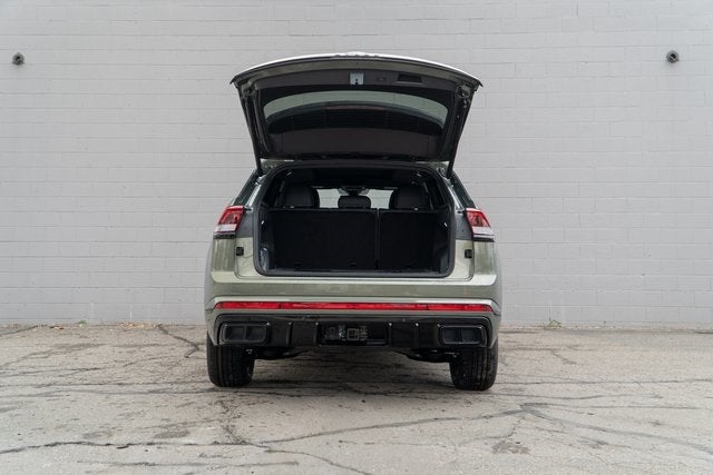 2026 Volkswagen Atlas Cross Sport 2.0T SEL R-Line Black