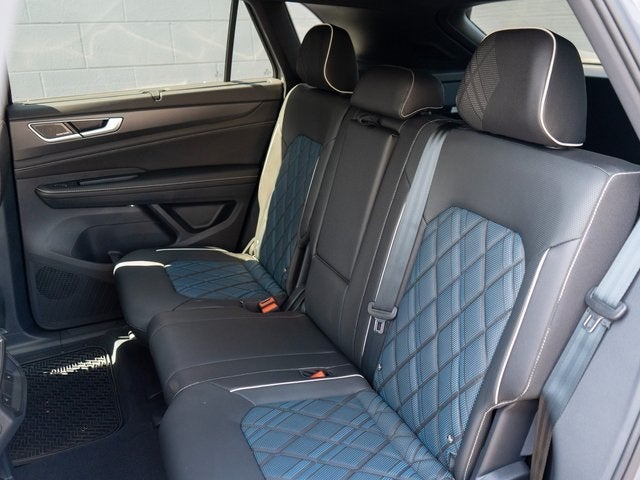 2025 Volkswagen Atlas Cross Sport 2.0T SEL Premium R-Line