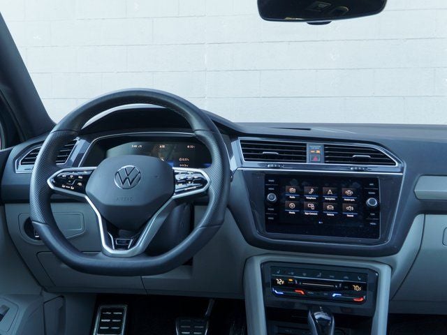 2024 Volkswagen Tiguan 2.0T SE R-Line Black