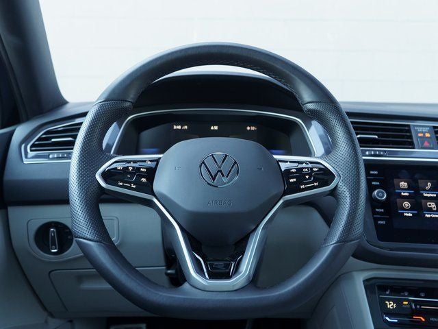 2024 Volkswagen Tiguan 2.0T SE R-Line Black