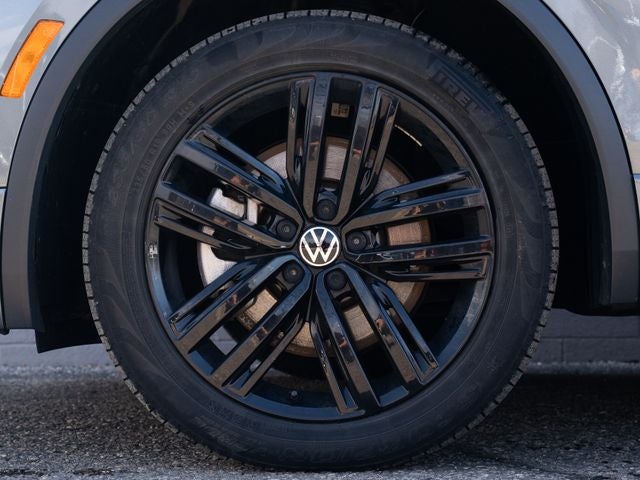 2022 Volkswagen Tiguan 2.0T SE R-Line Black