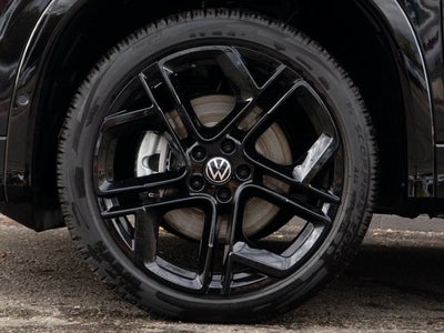 2026 Volkswagen Tiguan 2.0T SE R-Line Black