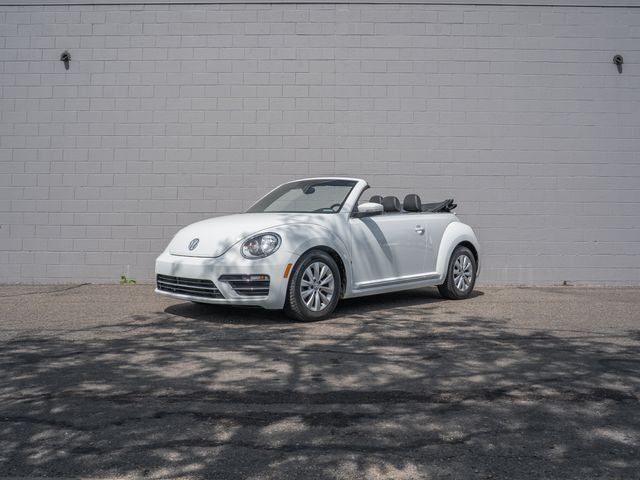 2019 Volkswagen Beetle 2.0T S Convertible Auto's photo
