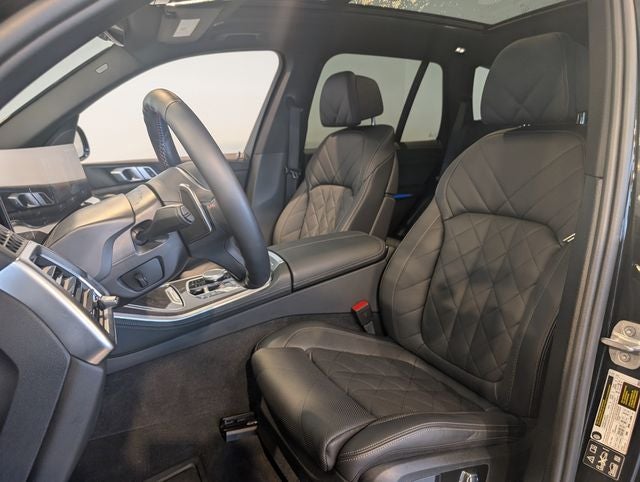 2025 BMW X5 M60i