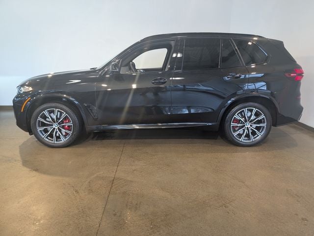 2025 BMW X5 M60i
