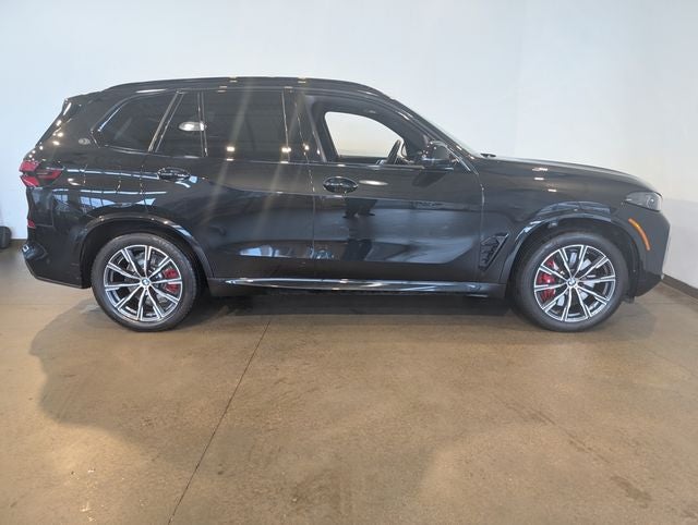 2025 BMW X5 M60i