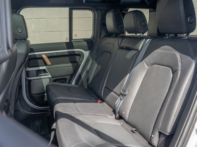 2024 Land Rover Defender SE