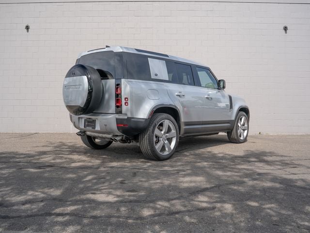 2024 Land Rover Defender SE
