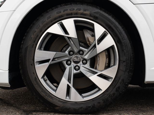 2022 Audi e-tron Premium quattro