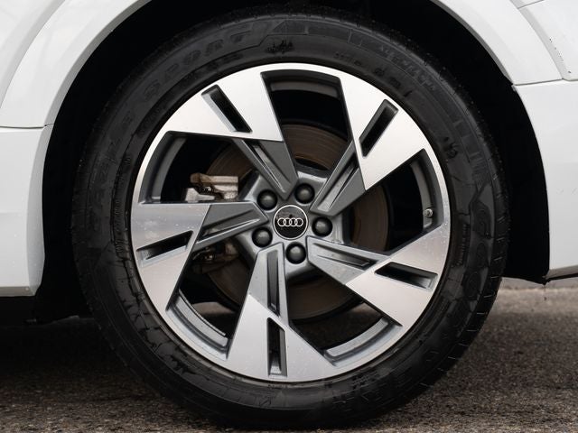 2022 Audi e-tron Premium quattro