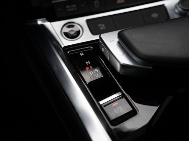 2022 Audi e-tron Premium quattro