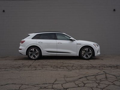 2022 Audi e-tron Premium quattro