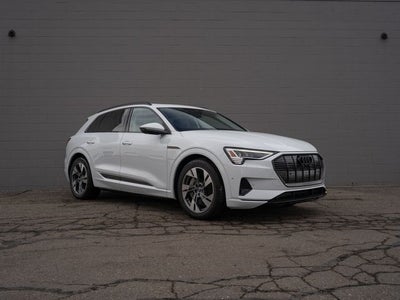 2022 Audi e-tron Premium quattro