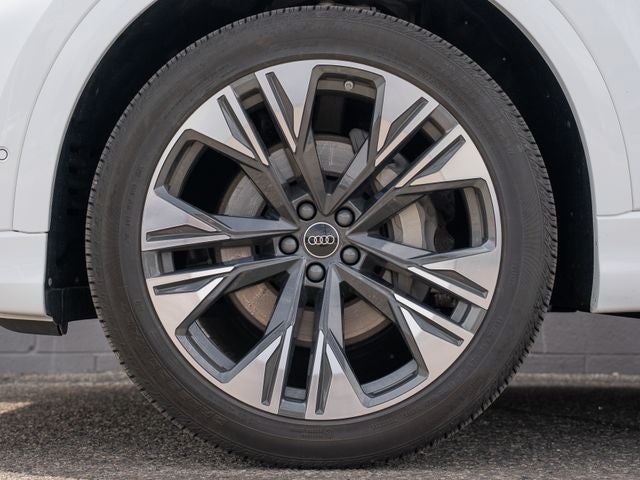 2025 Audi Q8 55 Premium Plus quattro