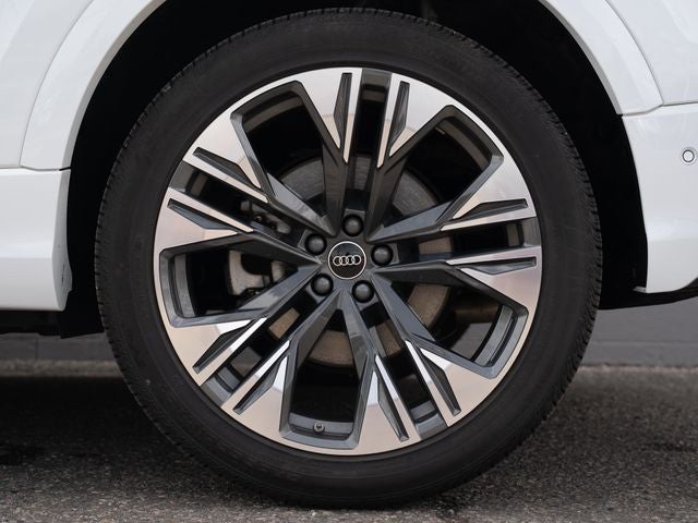 2025 Audi Q8 55 Premium Plus quattro