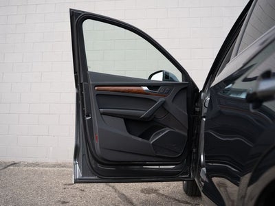 2023 Audi Q5 45 S line Premium quattro