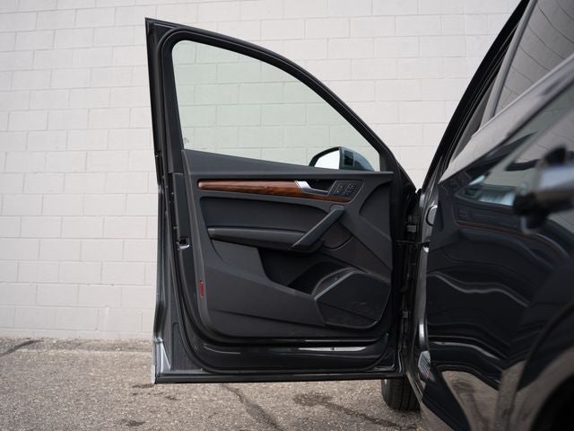 2023 Audi Q5 45 S line Premium quattro