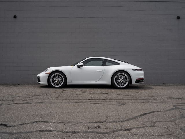 2022 Porsche 911 Carrera