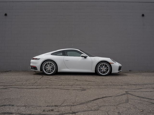 2022 Porsche 911 Carrera