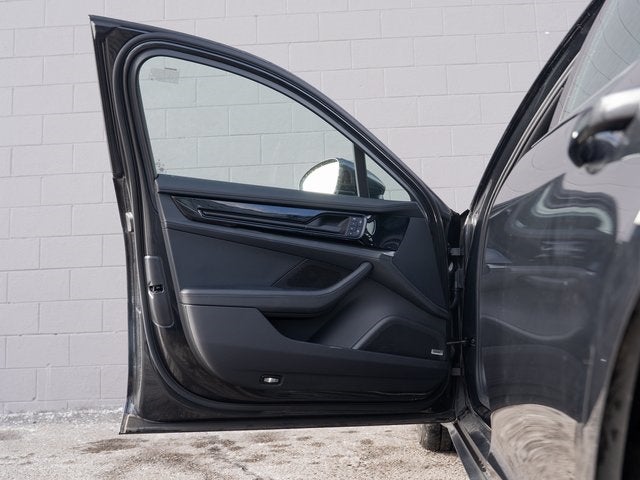 2025 Porsche Panamera 4