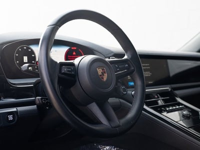 2025 Porsche Panamera 4