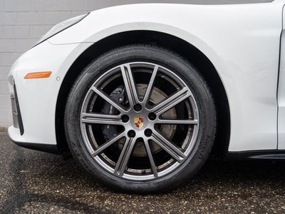 2025 Porsche Panamera 4