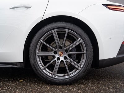 2025 Porsche Panamera 4