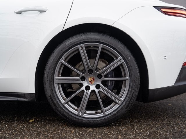 2025 Porsche Panamera 4