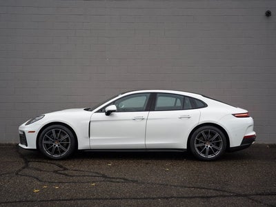 2025 Porsche Panamera 4