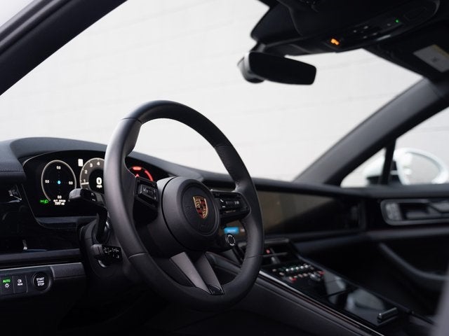 2025 Porsche Panamera 4