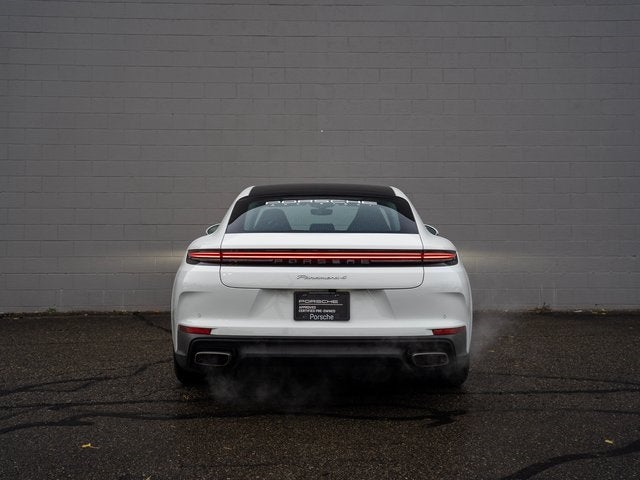 2025 Porsche Panamera 4