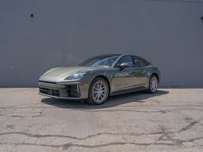 2025 Porsche Panamera 4
