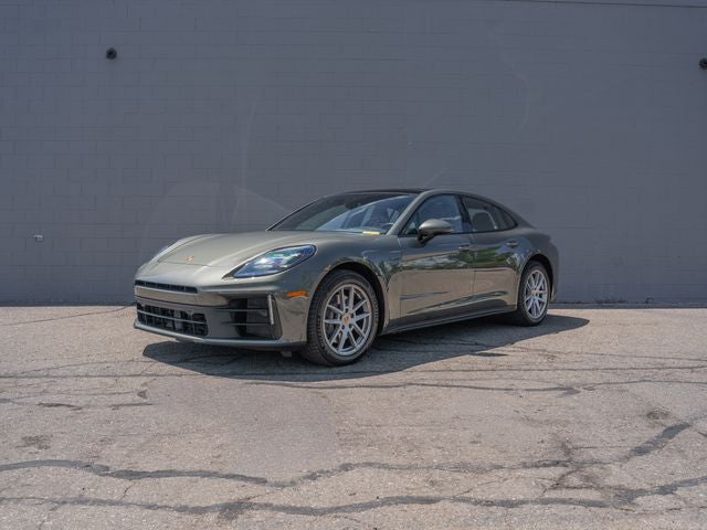 2025 Porsche Panamera 4