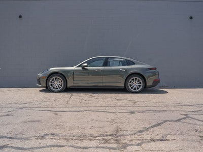 2025 Porsche Panamera 4