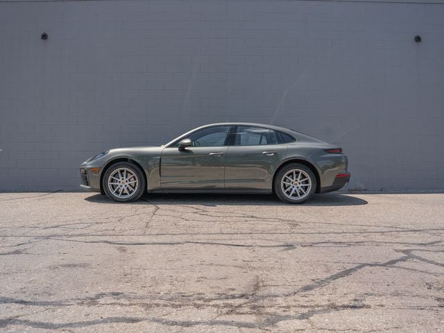 2025 Porsche Panamera 4
