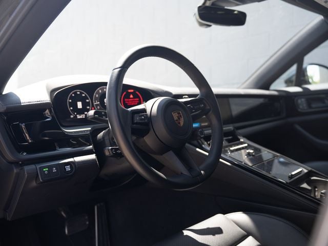 2025 Porsche Panamera 4