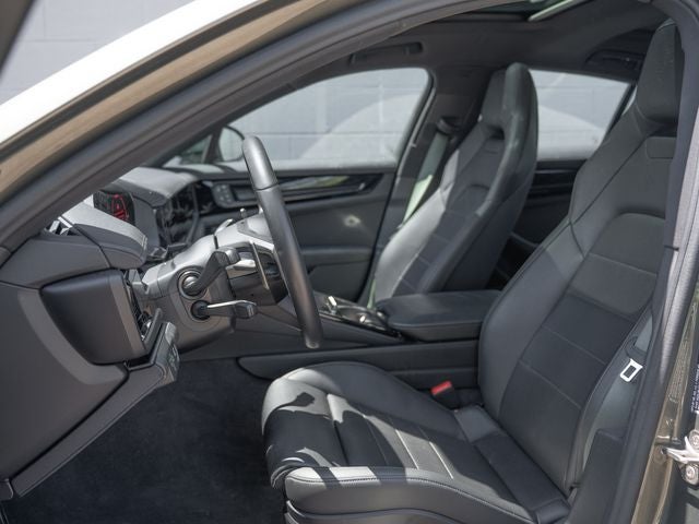 2025 Porsche Panamera 4
