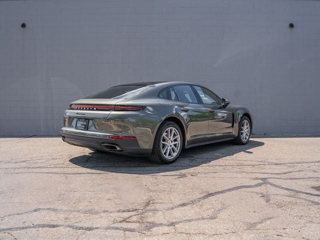 2025 Porsche Panamera 4
