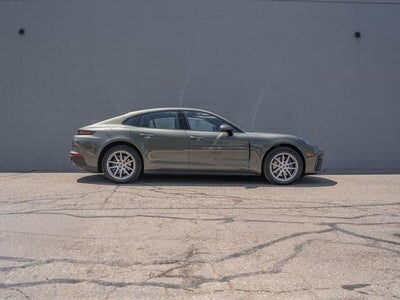 2025 Porsche Panamera 4