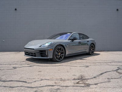 2025 Porsche Panamera 4