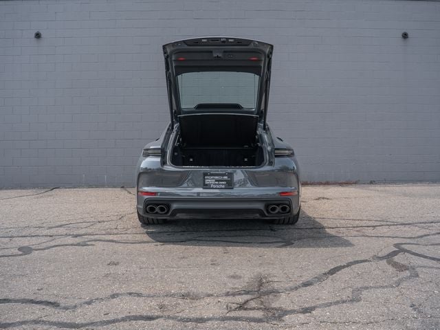 2025 Porsche Panamera 4