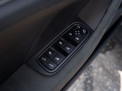 2025 Porsche Panamera 4