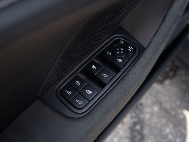 2025 Porsche Panamera 4