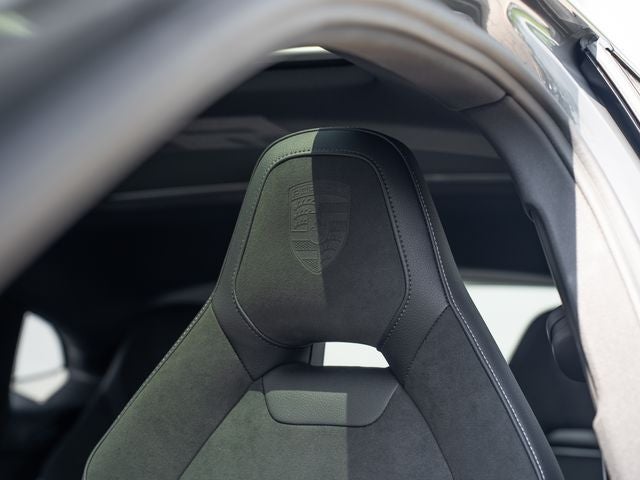 2025 Porsche Panamera 4
