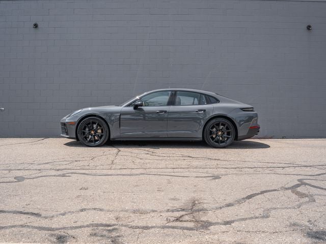 2025 Porsche Panamera 4