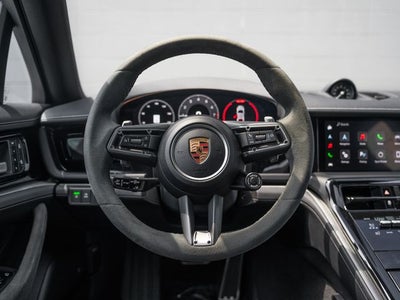 2025 Porsche Panamera 4