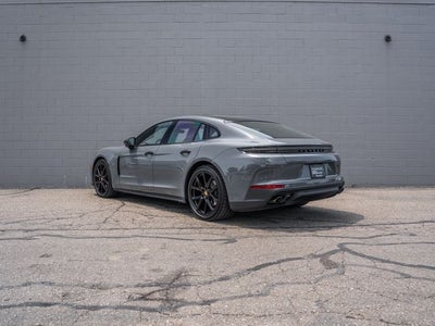 2025 Porsche Panamera 4