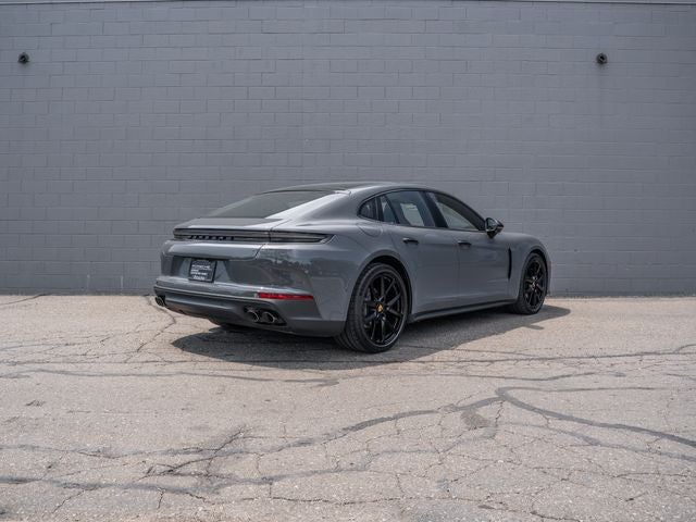 2025 Porsche Panamera 4