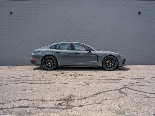 2025 Porsche Panamera 4