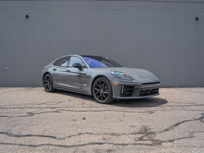 2025 Porsche Panamera 4